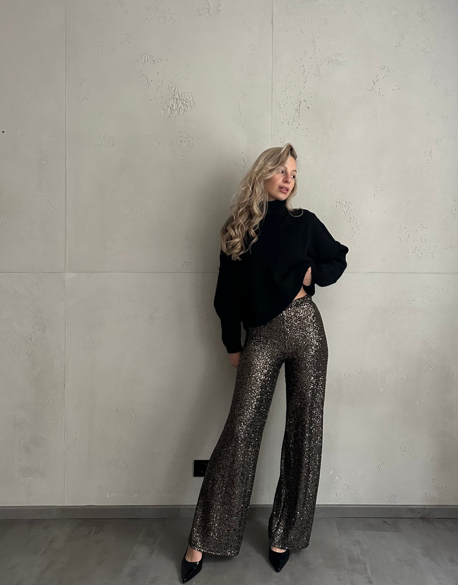 Pailettenhose mit Gold - Details - Switch - Fashion