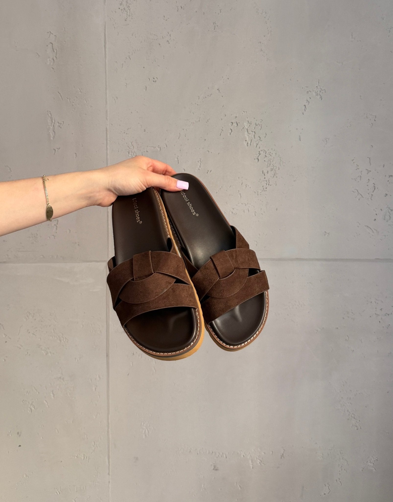 Schlappen mit gewebtem Riemen in Wildleder - Optik - Switch - Fashion