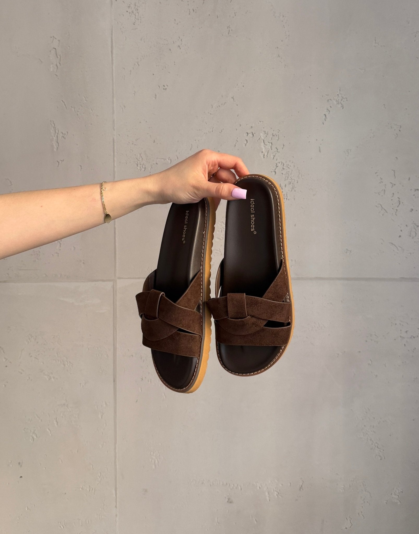 Schlappen mit gewebtem Riemen in Wildleder - Optik - Switch - Fashion