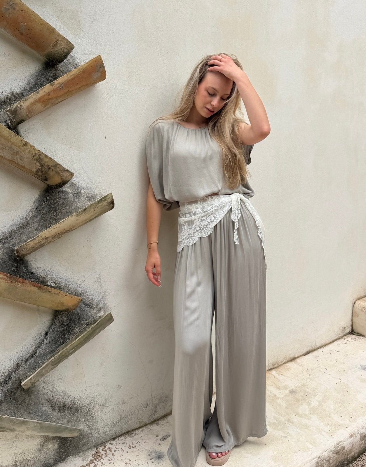Silky Set – Oversize Shirt & Wide Leg Pants aus Viskose - Switch-Fashion