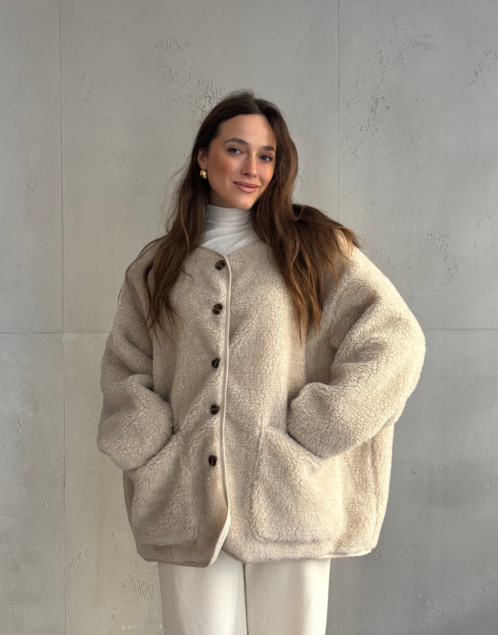 Teddyjacke mit Knöpfen und aufgesetzten Taschen - Switch - Fashion