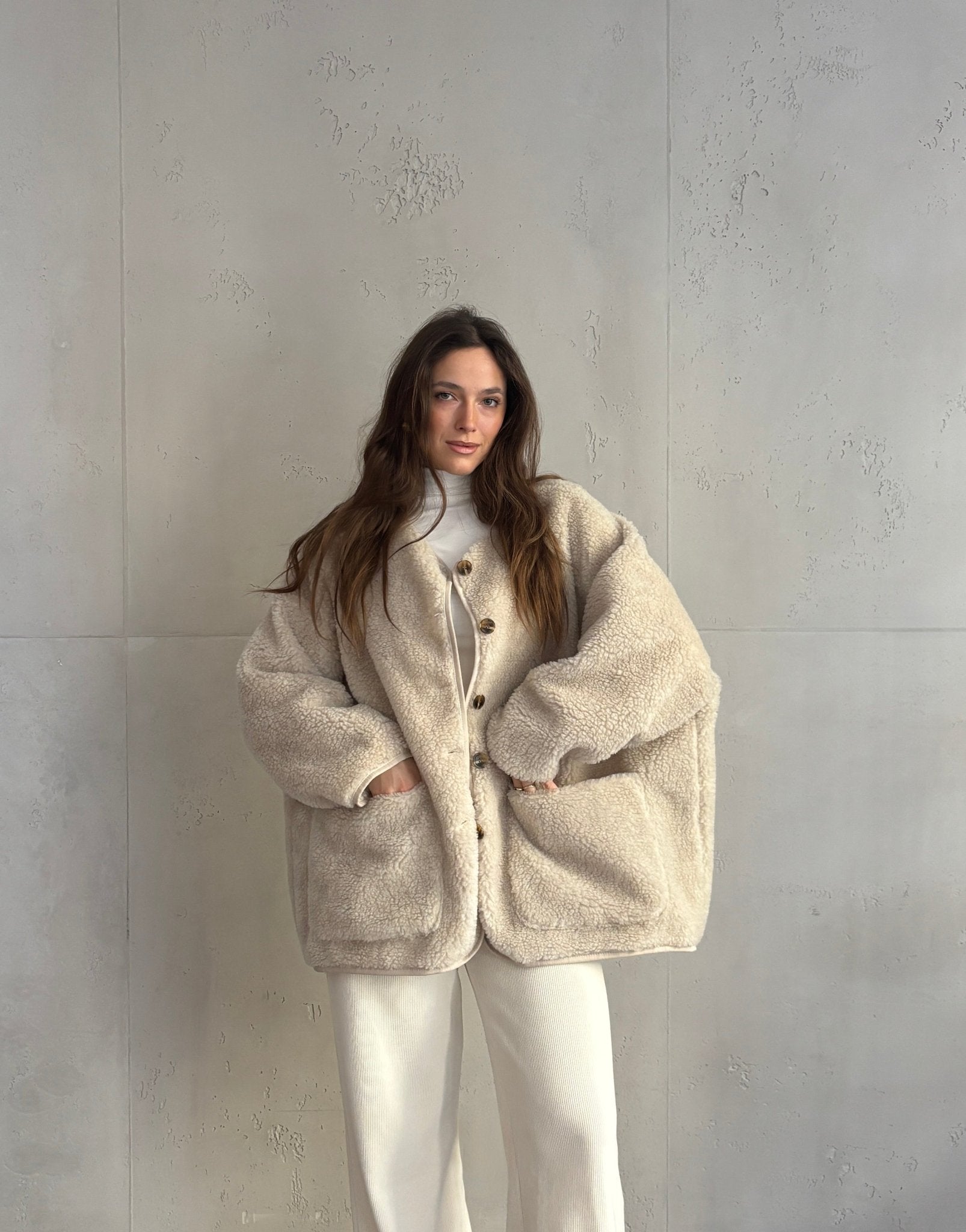 Teddyjacke mit Knöpfen und aufgesetzten Taschen - Switch - Fashion