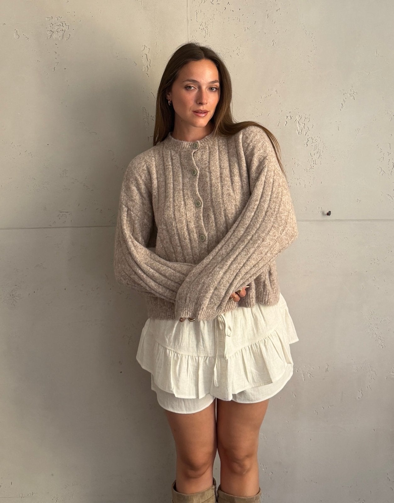 Uni Strickjacke mit Struktur – Kürzerer Arm, Knopfleiste - Switch-Fashion