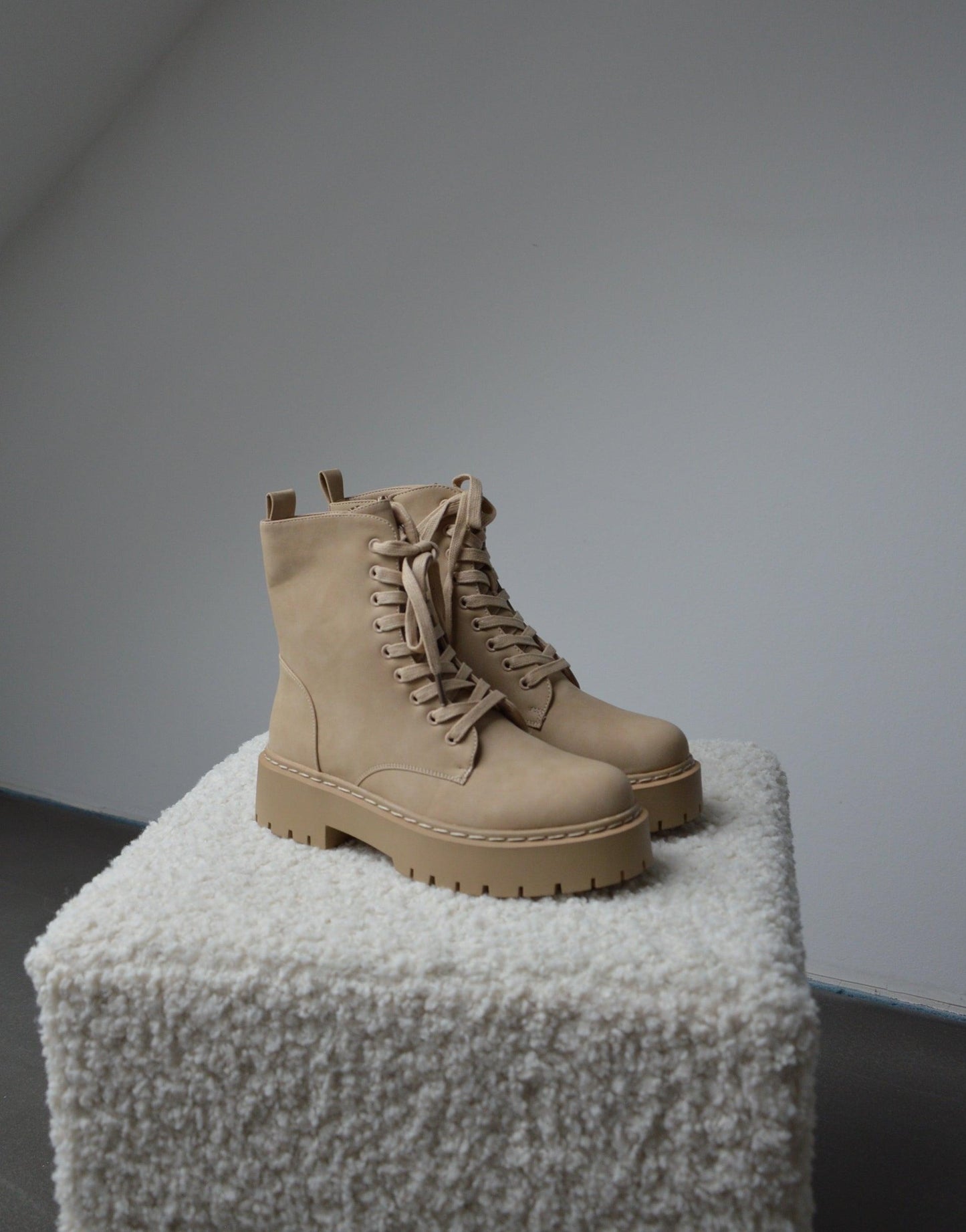 Schnürstiefel mit dicker Sohle - Switch-Fashion