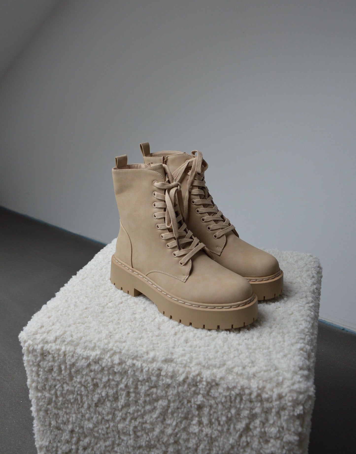 Schnürstiefel mit dicker Sohle - Switch-Fashion