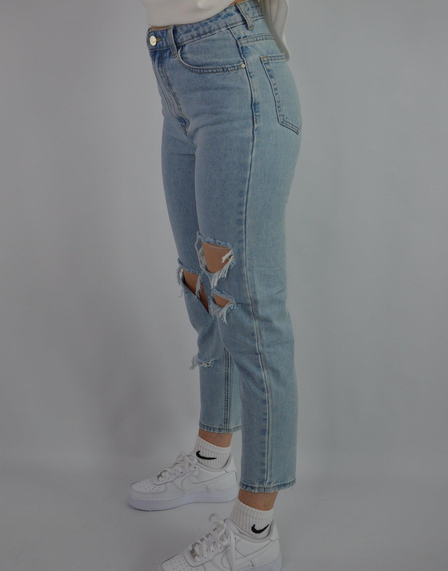 Schmale Jeans mit hohem Bund und Zierrissen - Switch-Fashion