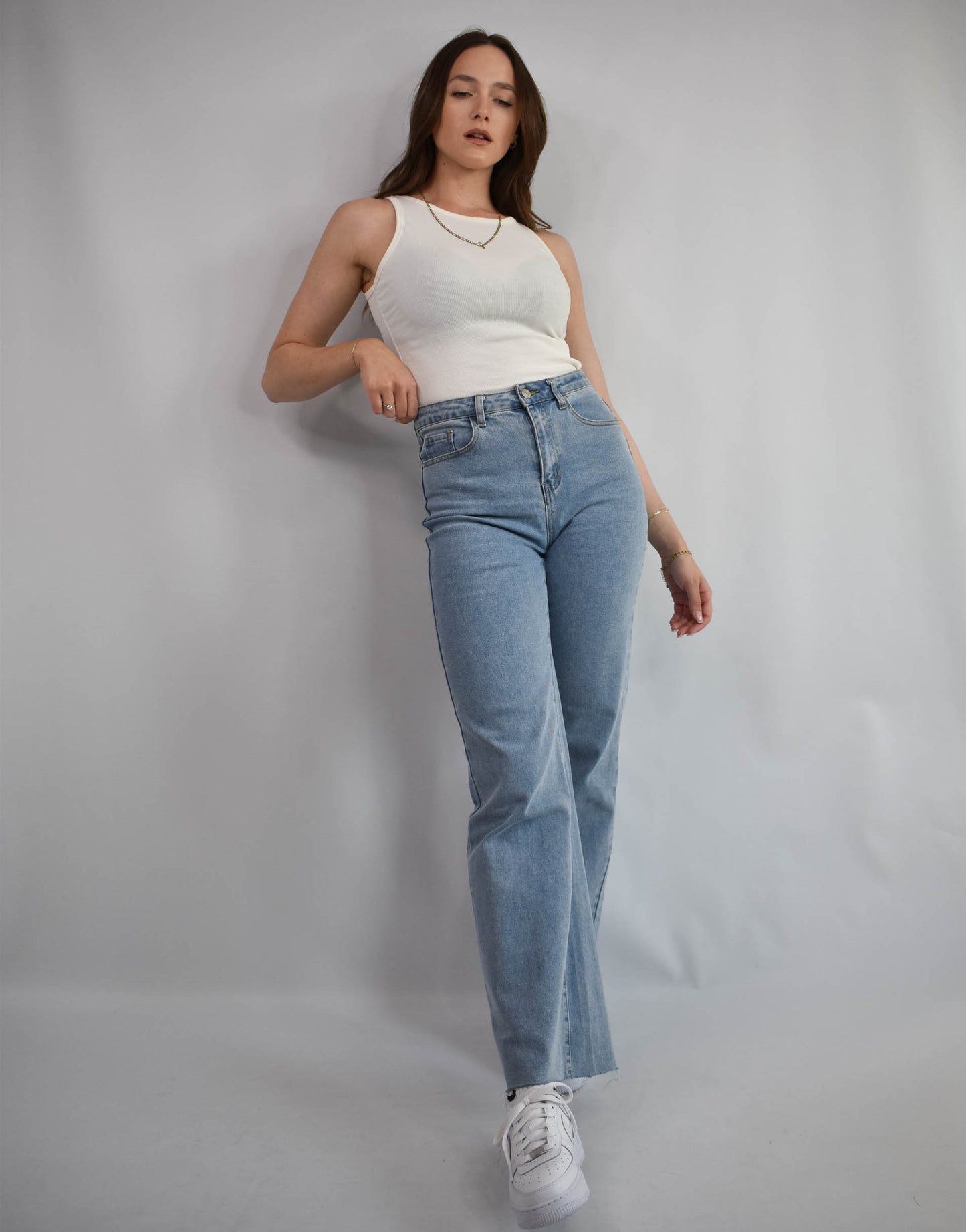 Gerade geschnittene Hose in Jeans und Weiß