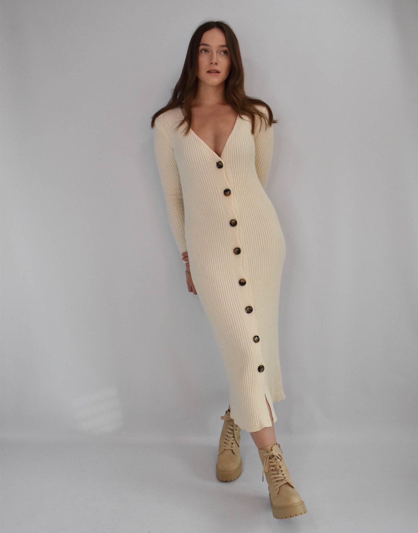 Geripptes Maxistrickkleid mit Knopfleiste