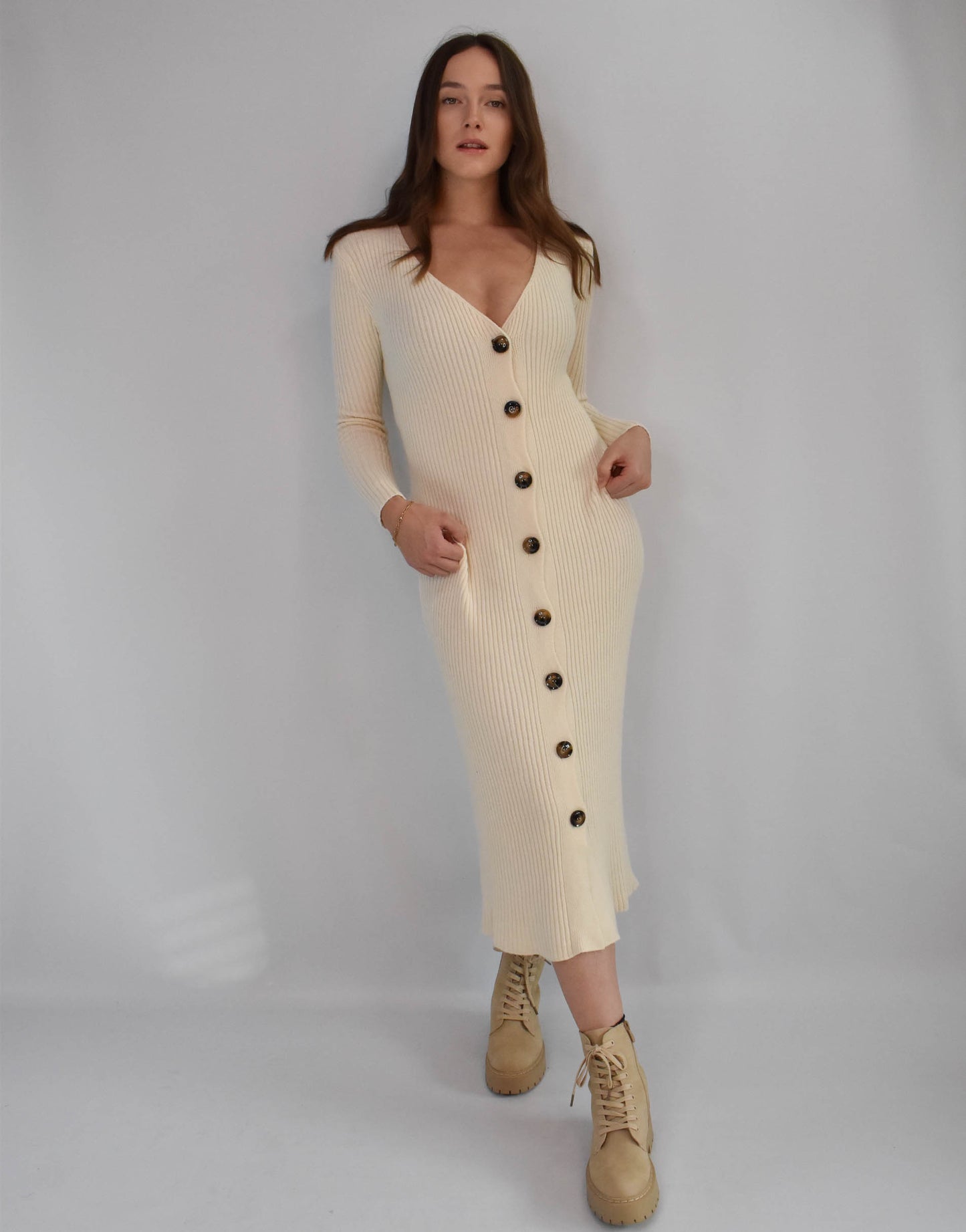 Geripptes Maxistrickkleid mit Knopfleiste