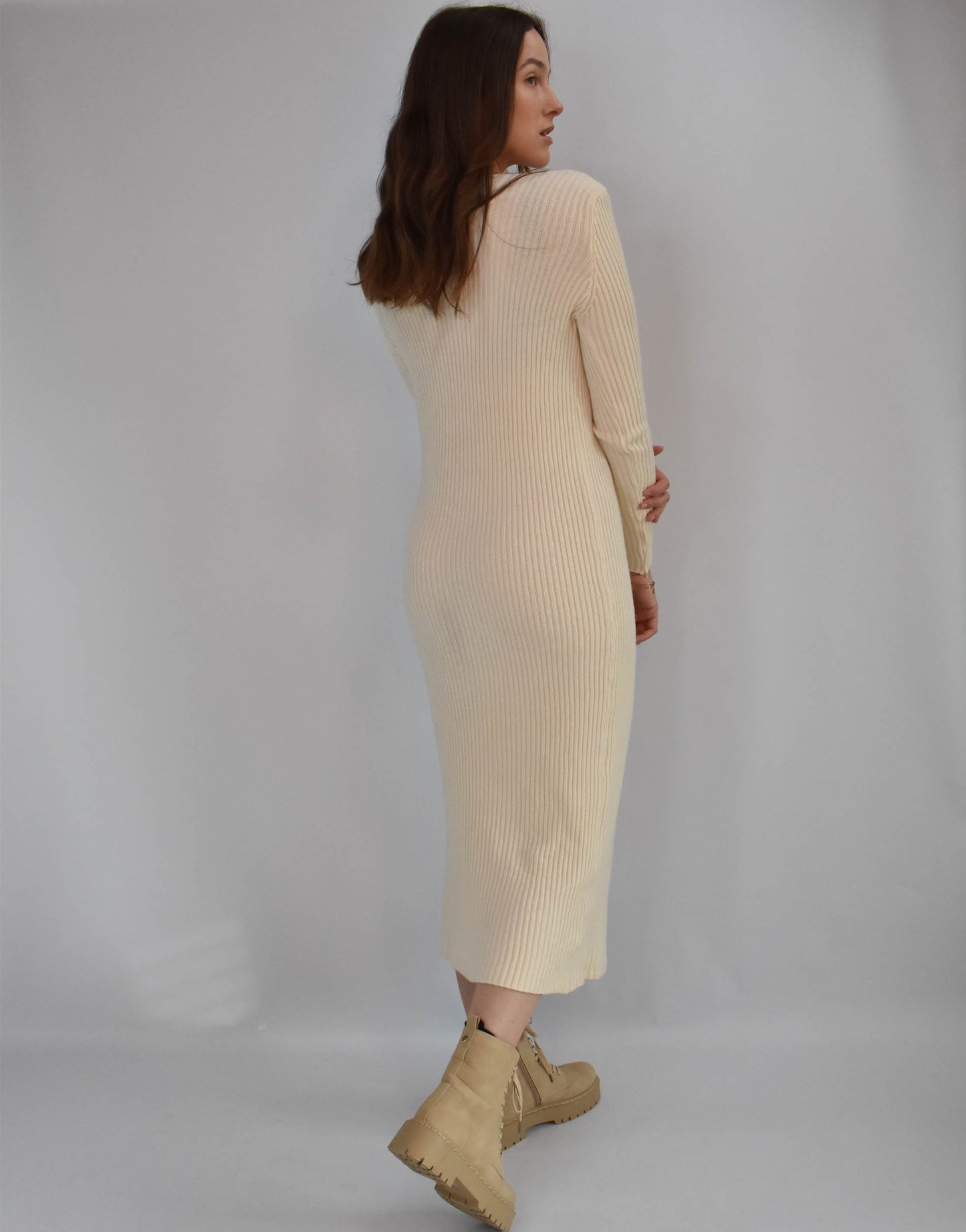 Geripptes Maxistrickkleid mit Knopfleiste