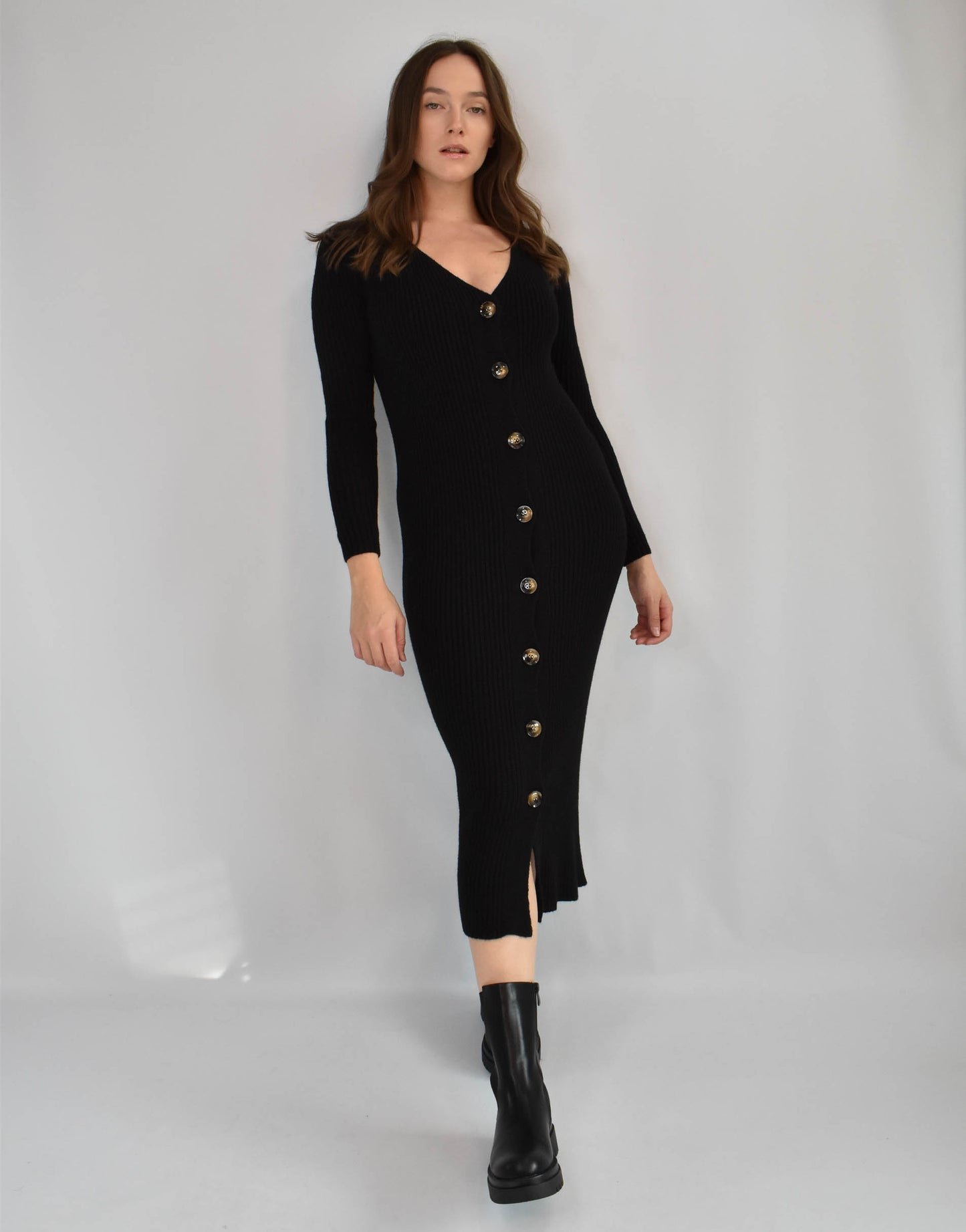 Geripptes Maxistrickkleid mit Knopfleiste