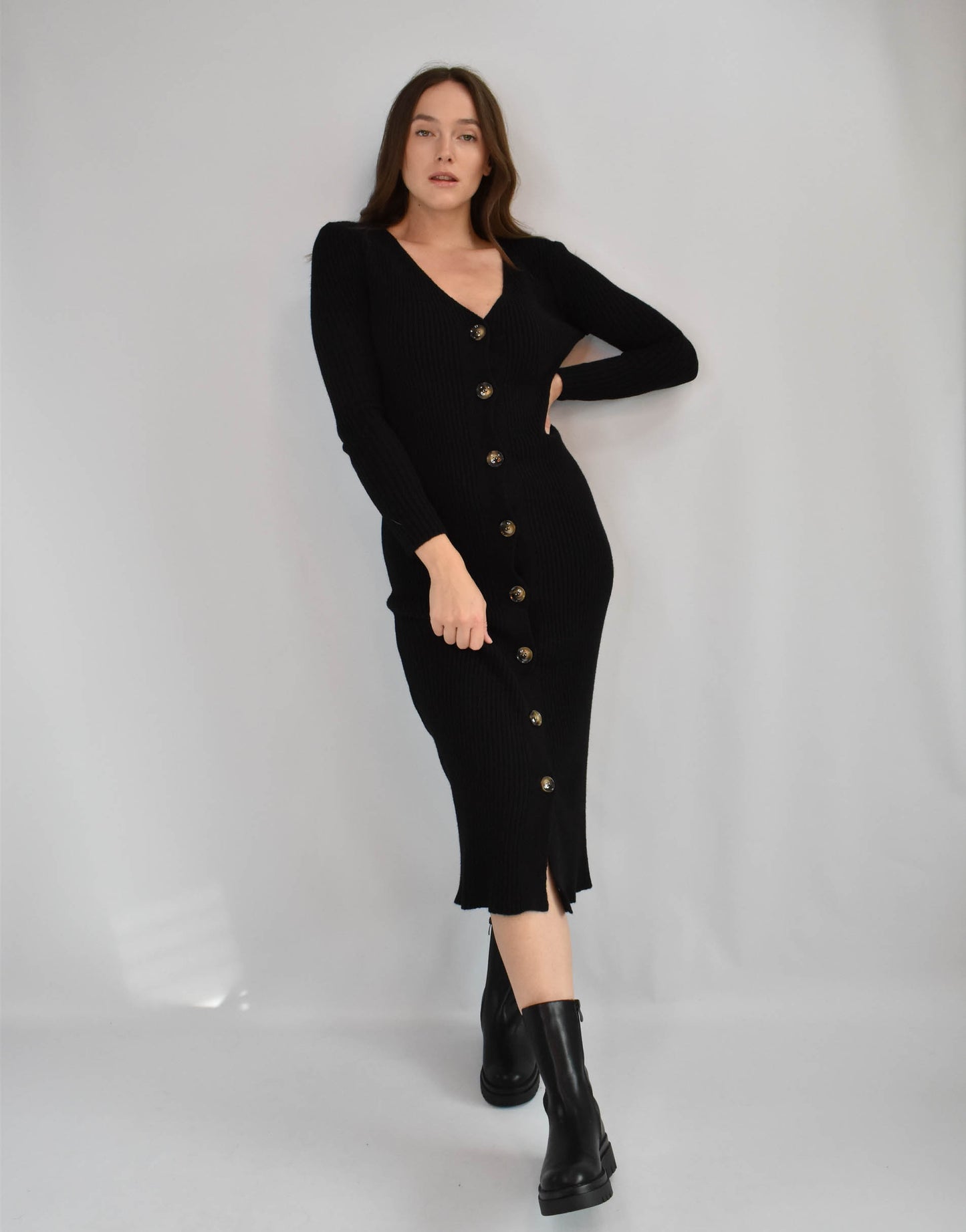 Geripptes Maxistrickkleid mit Knopfleiste