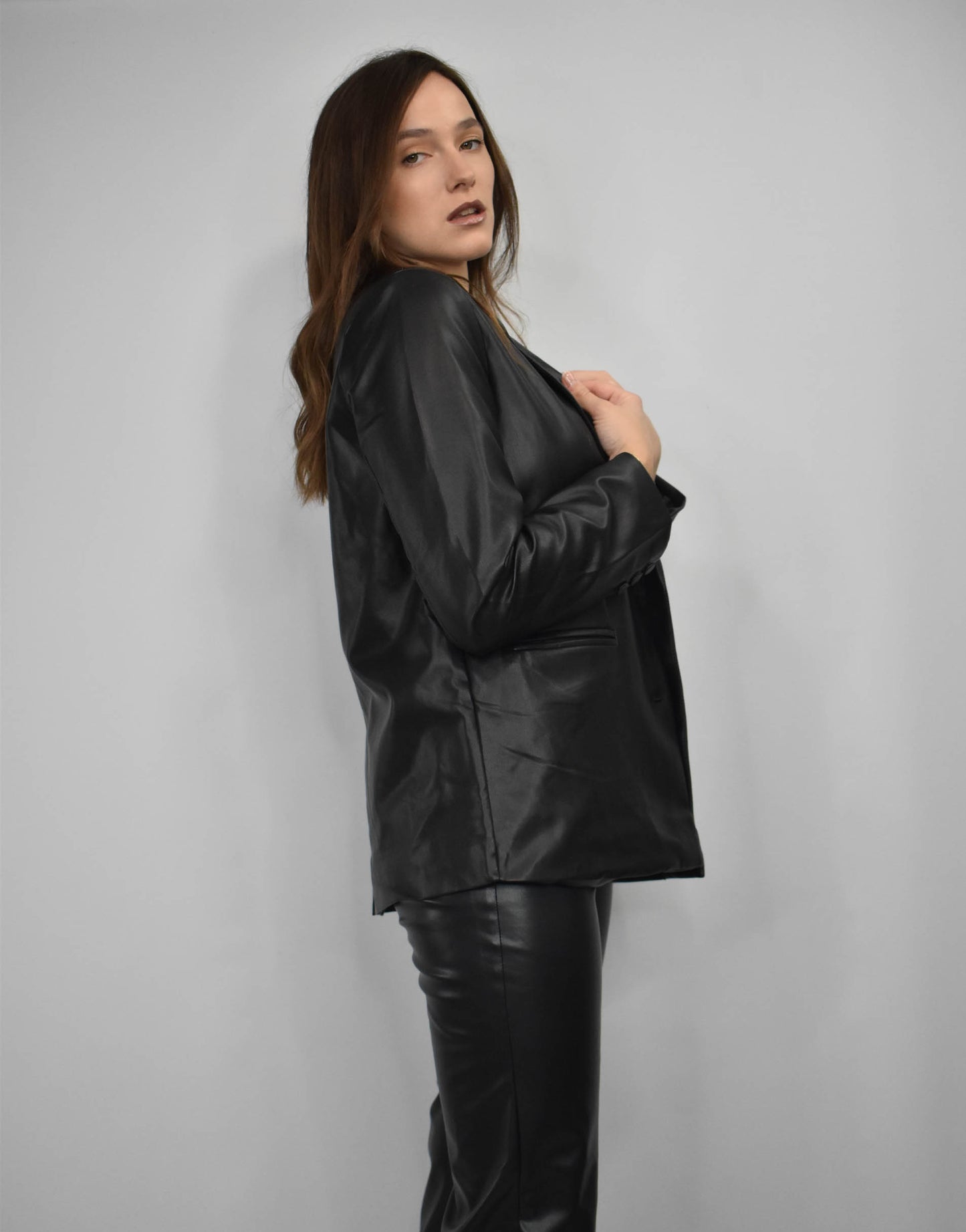 Blazer in Lederoptik in schwarz mit Reverskragen