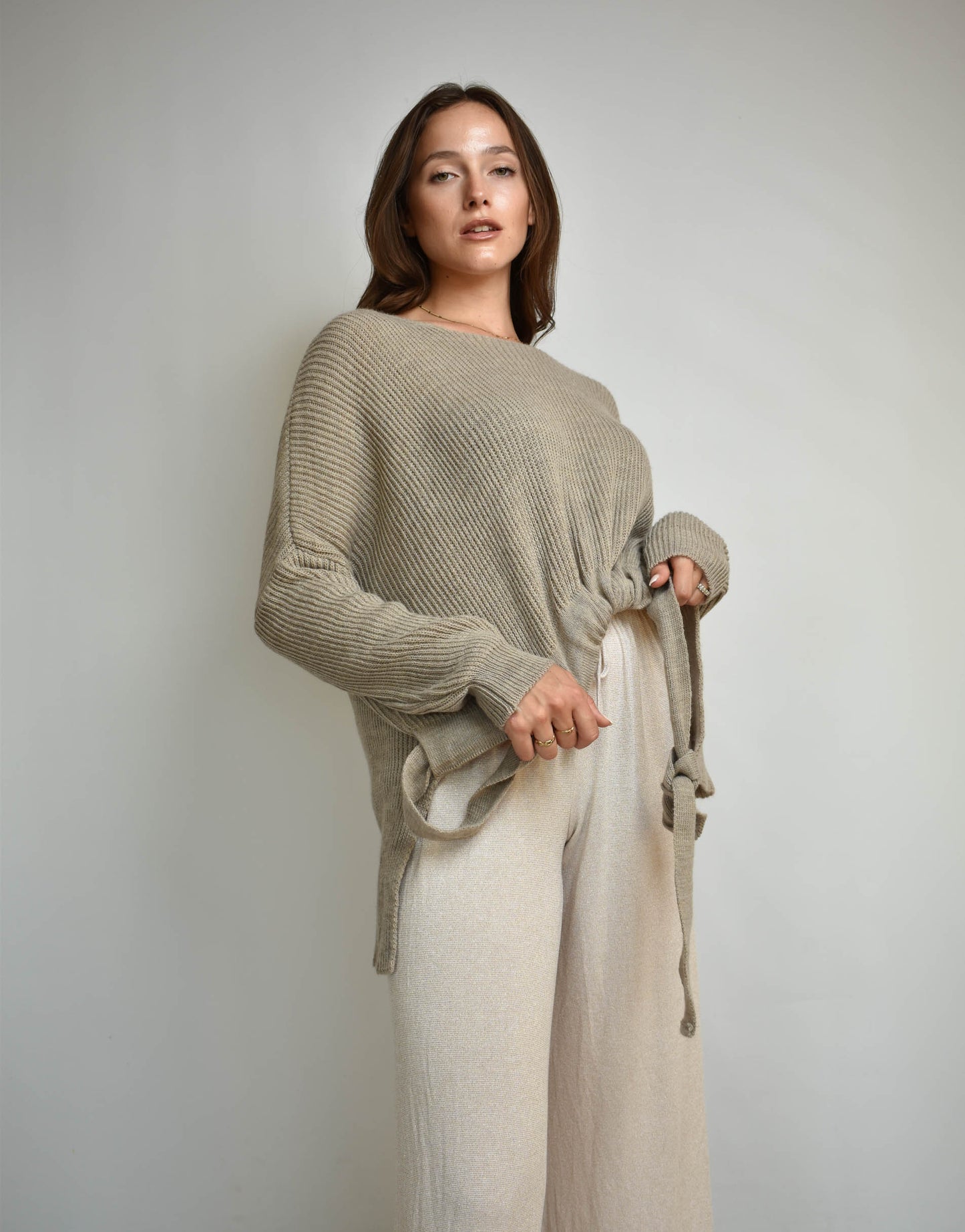 Pullover mit Schlaufen am Bund
