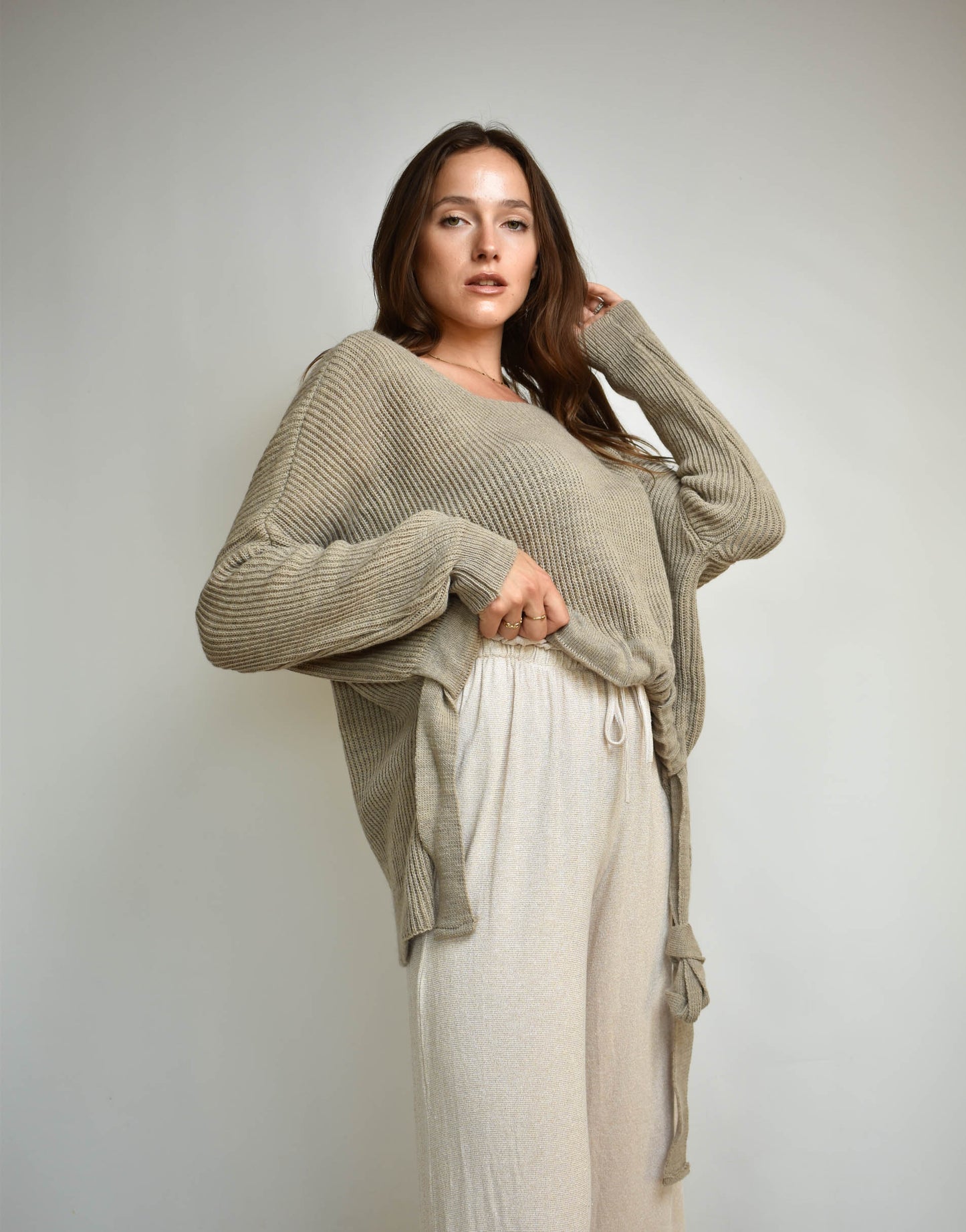 Pullover mit Schlaufen am Bund