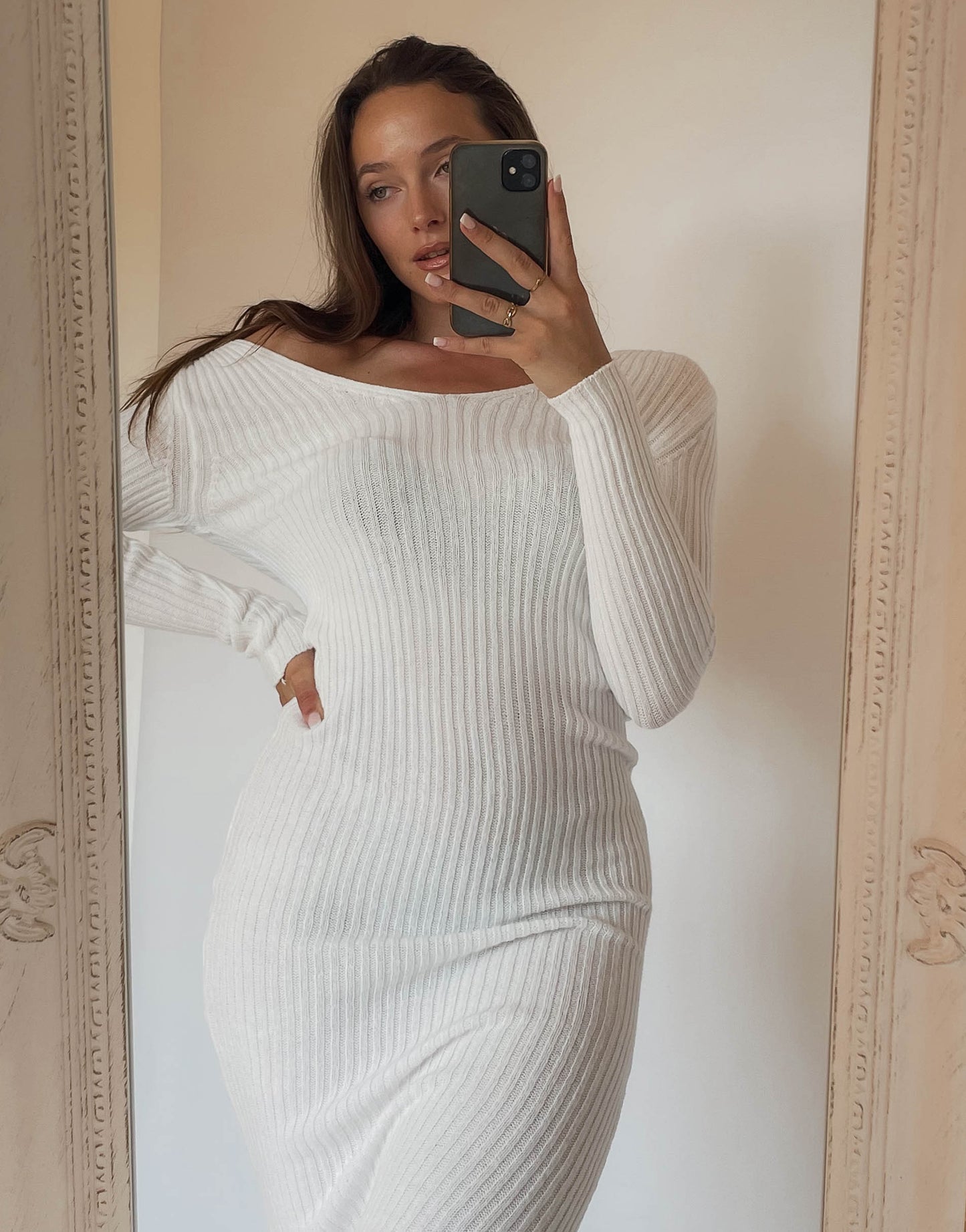 Geripptes Midi Strickkleid