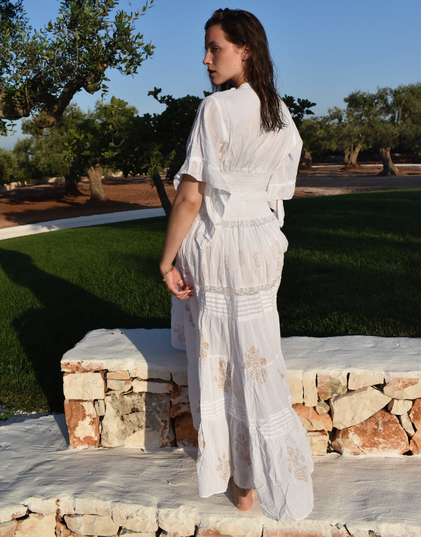 Maxikleid mit Stickerei, Spitzeneinsatz und Paillettenverzierung