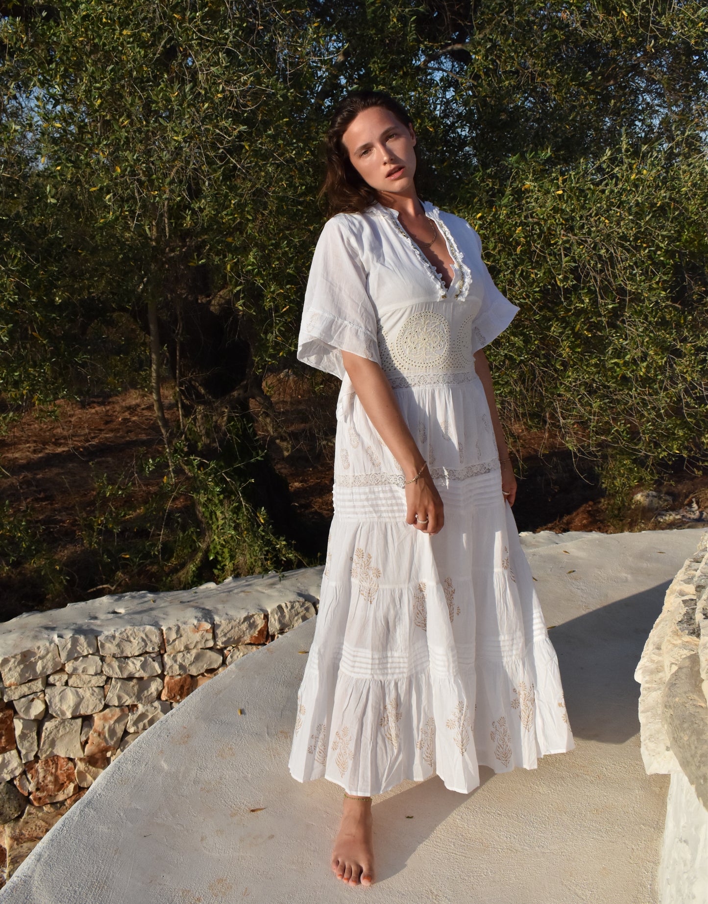 Maxikleid mit Stickerei, Spitzeneinsatz und Paillettenverzierung