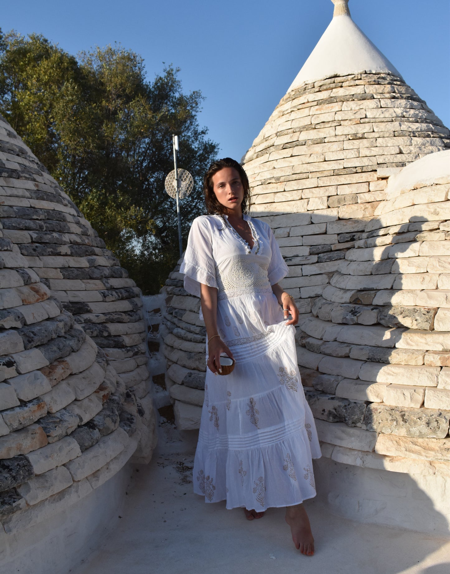 Maxikleid mit Stickerei, Spitzeneinsatz und Paillettenverzierung