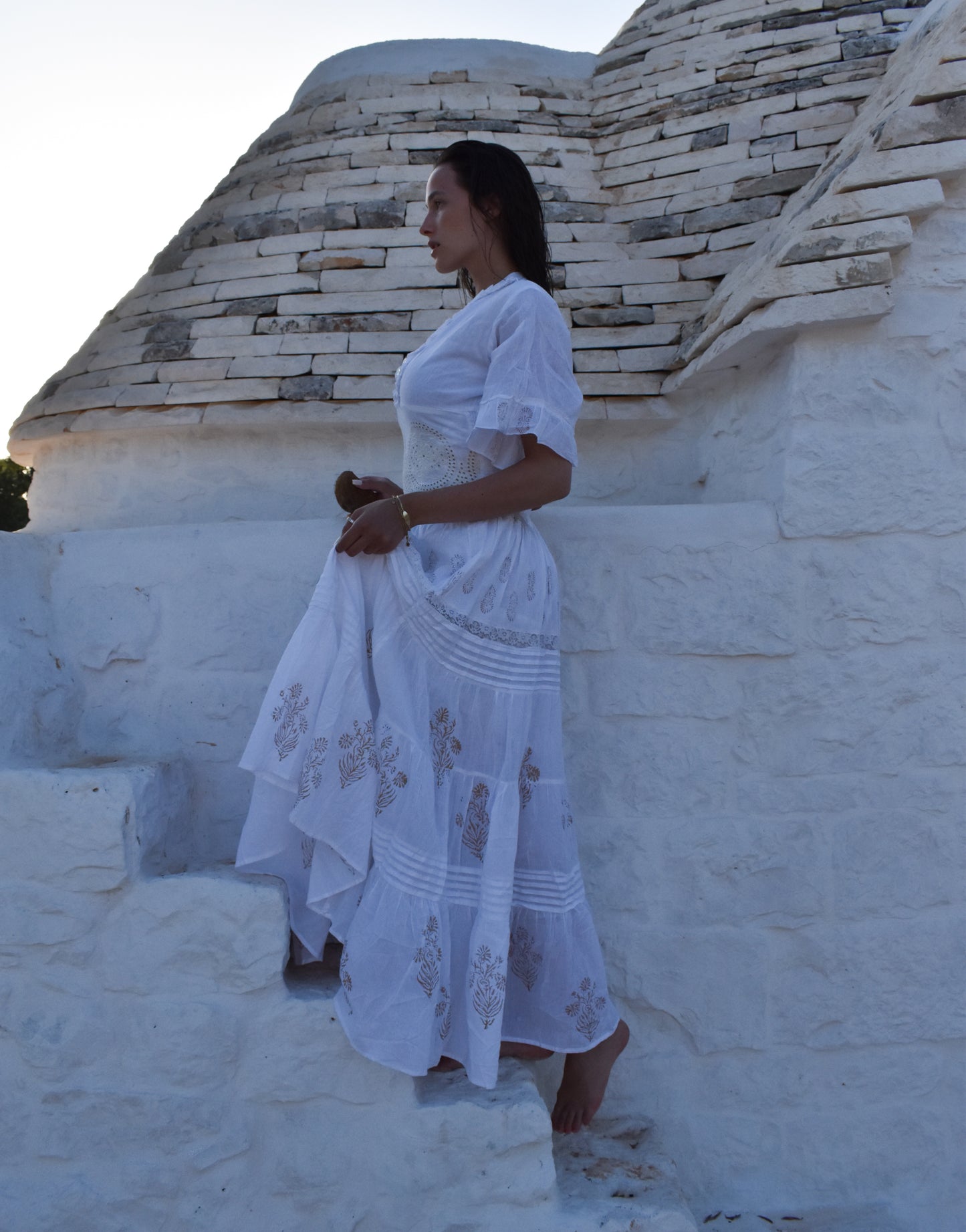 Maxikleid mit Stickerei, Spitzeneinsatz und Paillettenverzierung