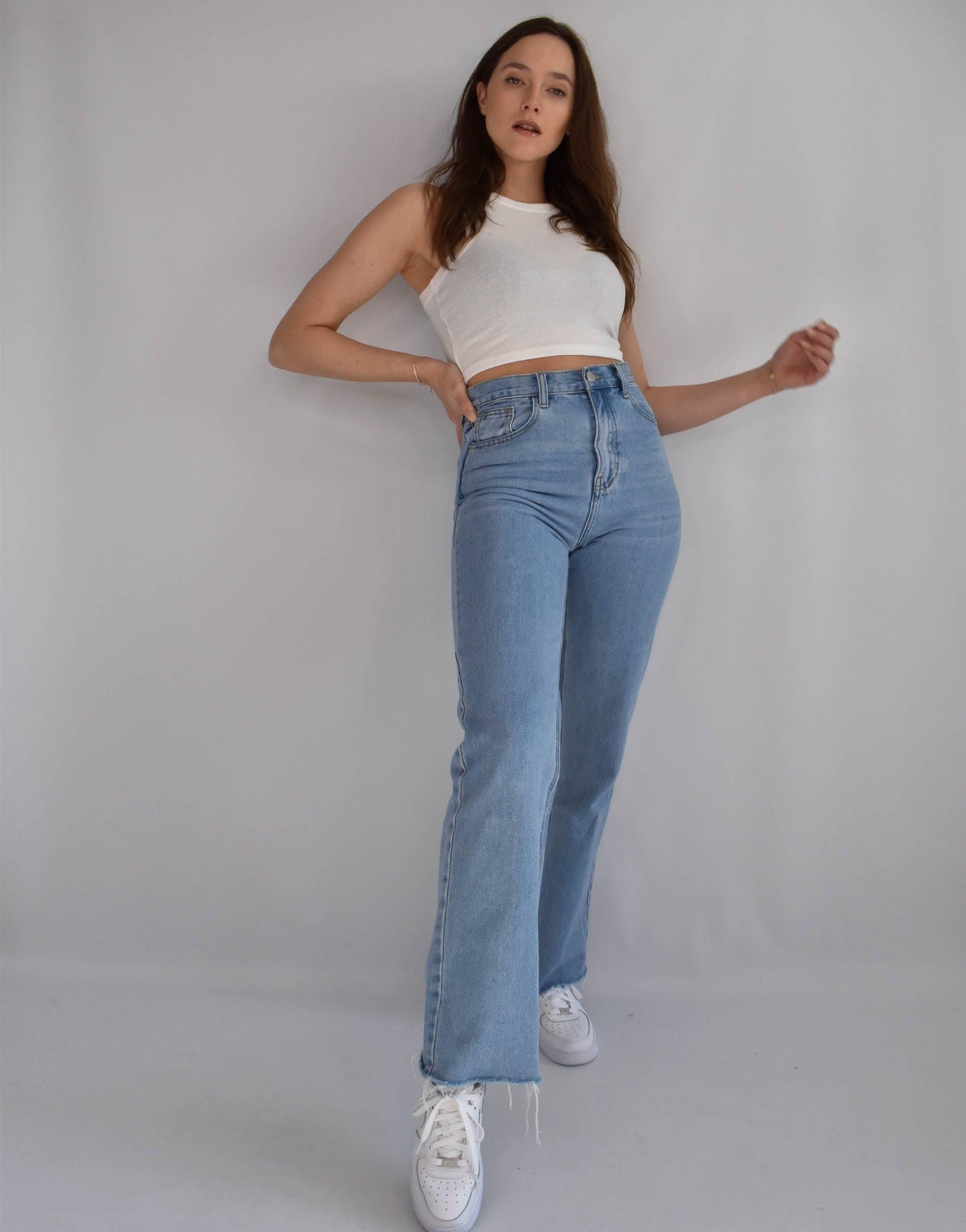 Straight Jeans in mittlerer Waschung und hohem Bund - Switch-Fashion