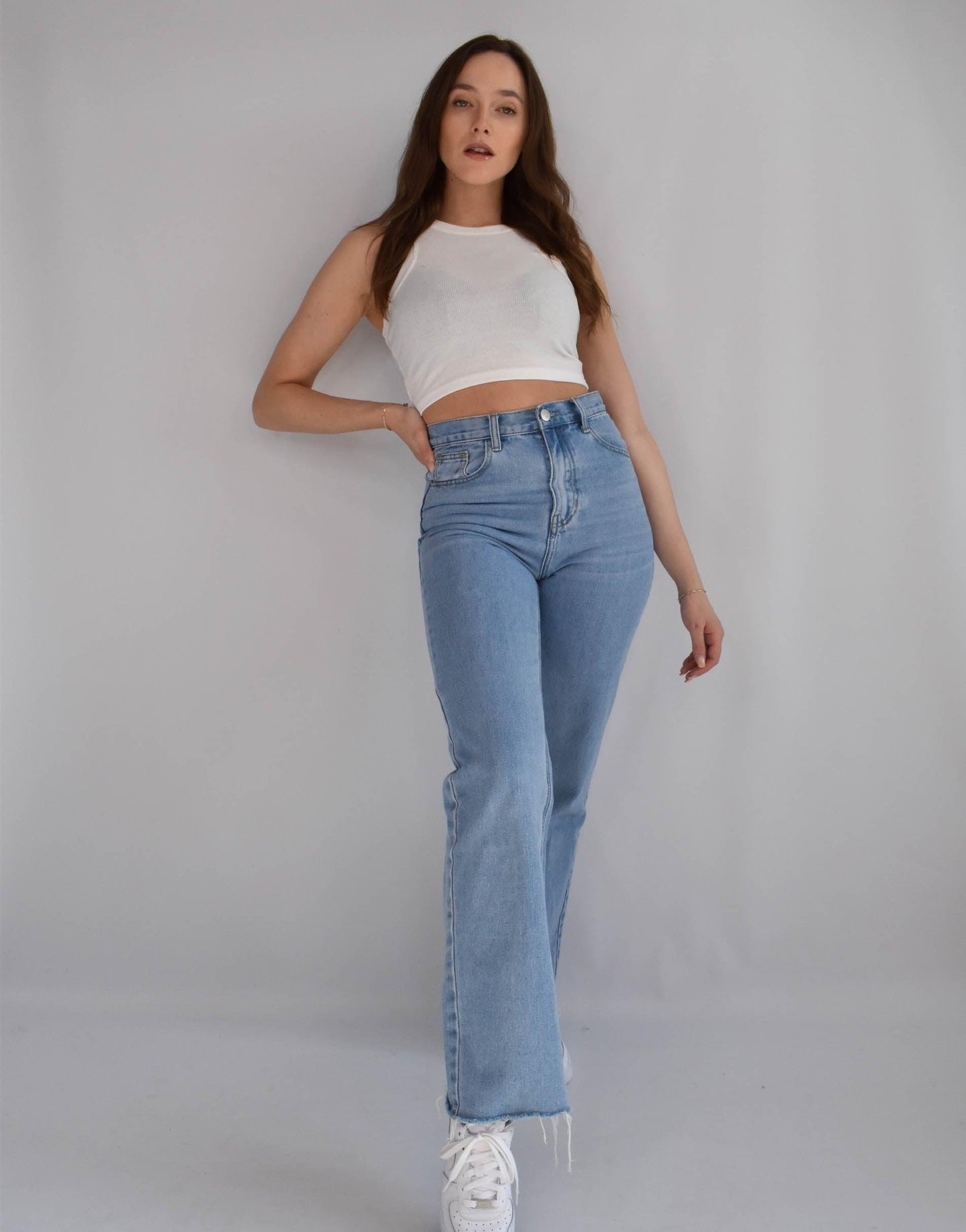 Straight Jeans in mittlerer Waschung und hohem Bund - Switch-Fashion