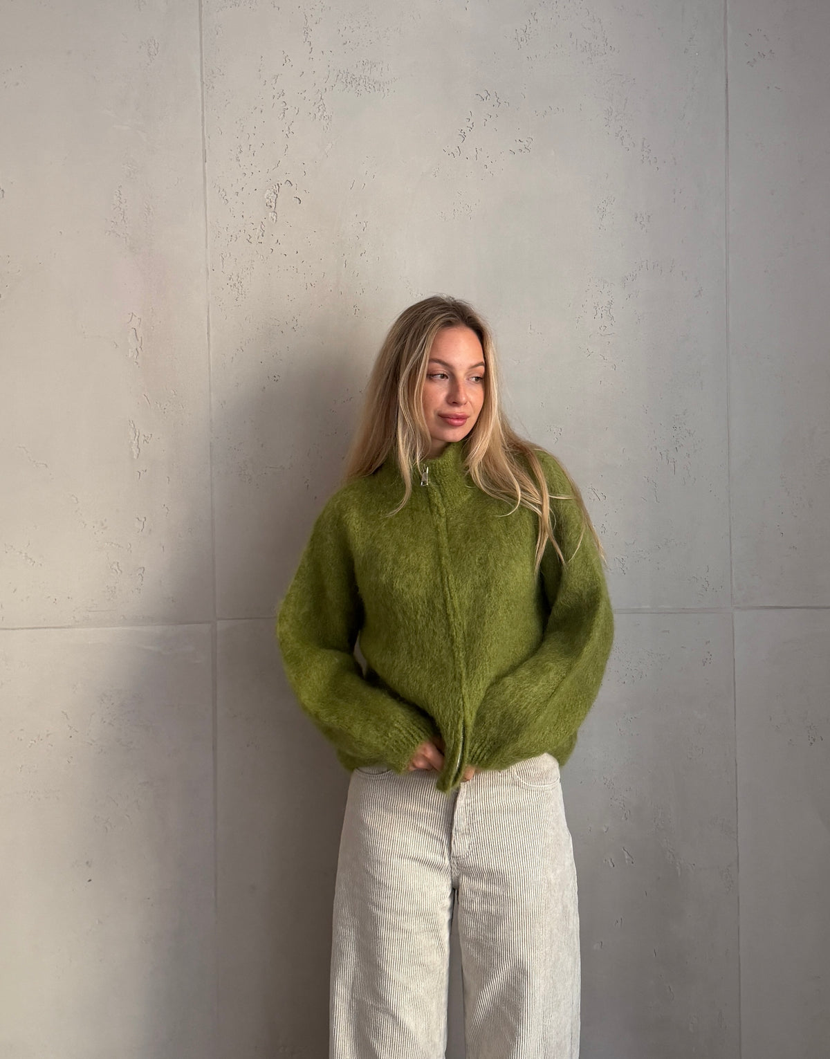 Mohair Zip-Strickjacke mit Stehkragen in Lime