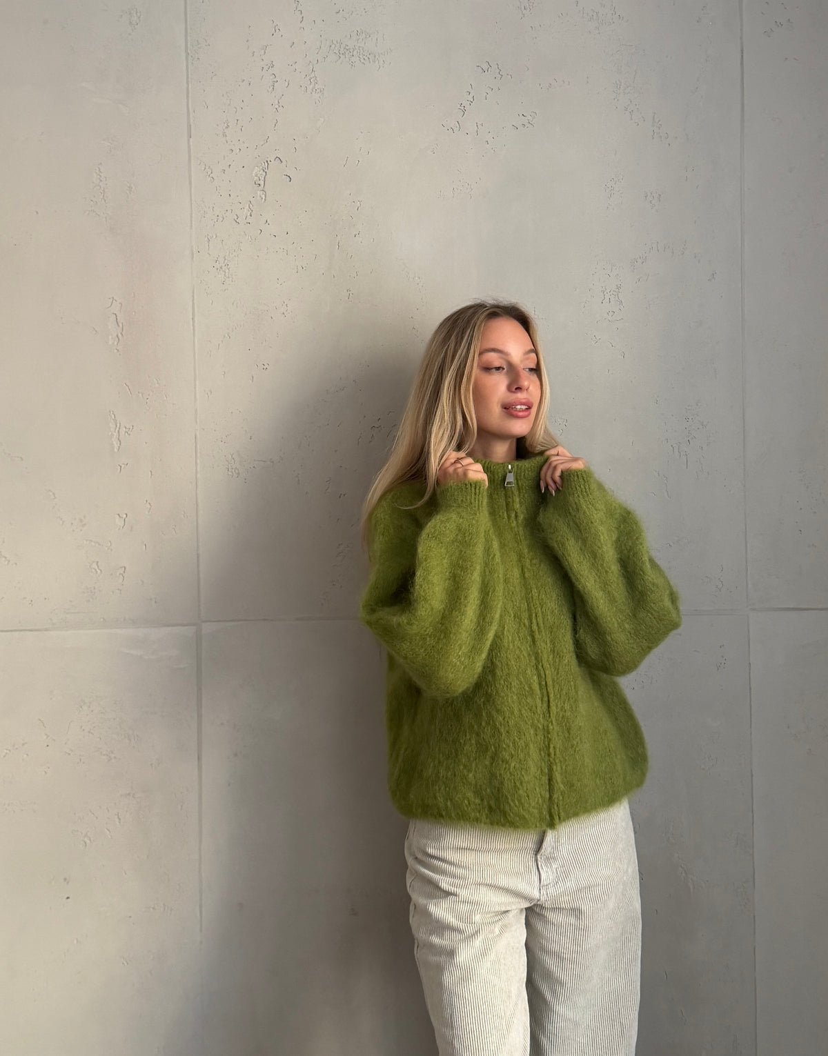 Mohair Zip-Strickjacke mit Stehkragen