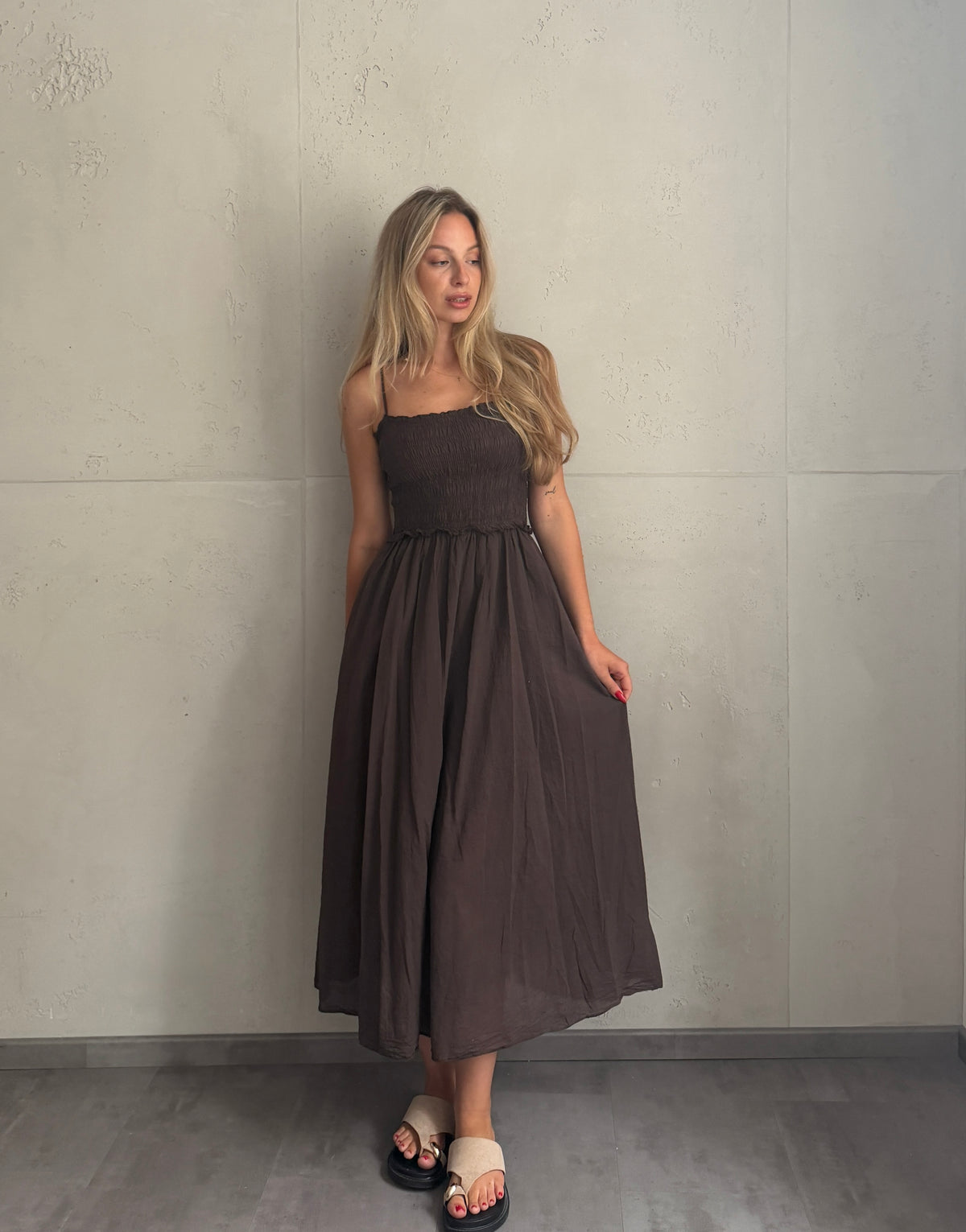 Baumwoll Maxikleid mit Bindeträgern – Der Gummizug macht den Unterschied