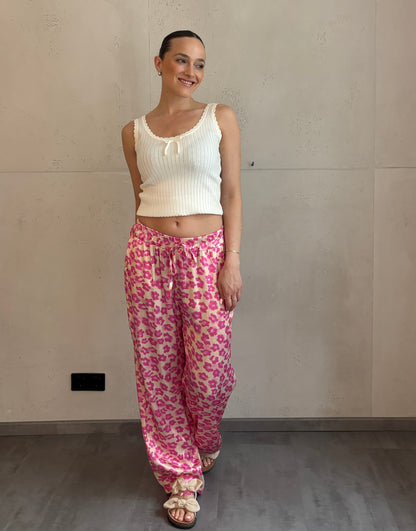 Silky Hose mit Blumenprint in Pink