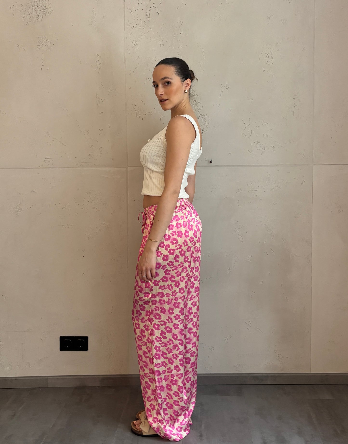 Silky Hose mit Blumenprint in Pink