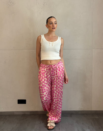 Silky Hose mit Blumenprint in Pink
