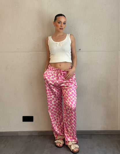 Silky Hose mit Blumenprint in Pink