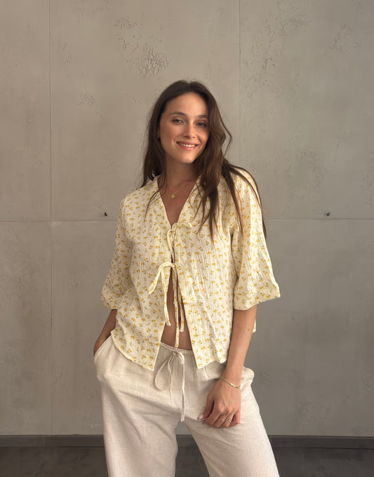 Blumenprint Oberteil aus Musselin – Sommerliches Shirt zum Binden