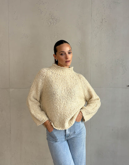 Boucle Pullover mit Stehkragen