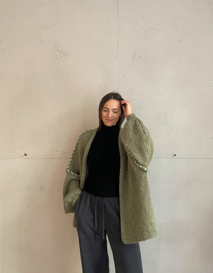 Oversize Strickjacke mit abgesetzter Aussennaht