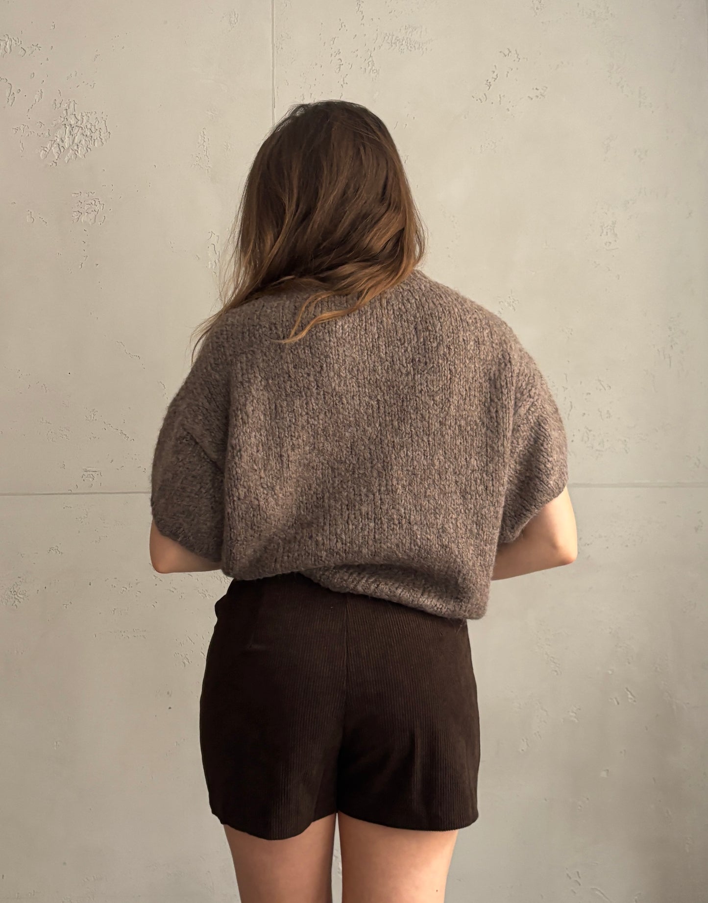 Cord-Skort mit Knopf & angedeutetem Schlitz