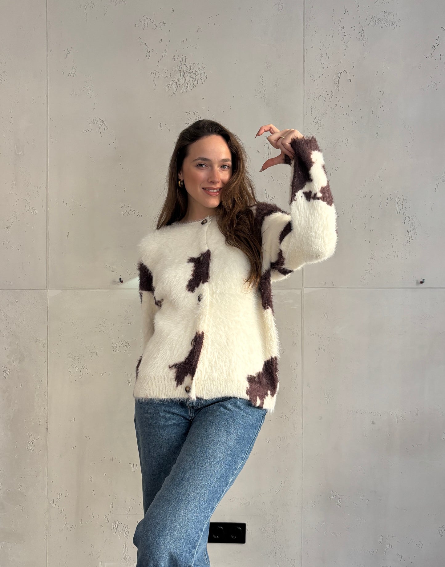 Cow-Strickjacke mit Knöpfen & Rundhals