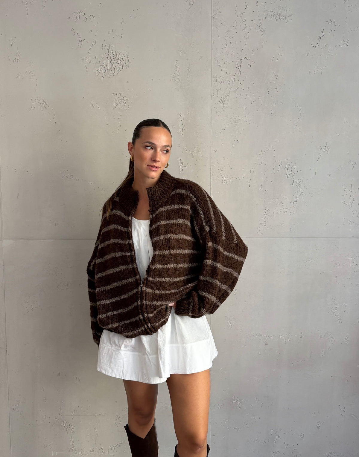 Lange Strickjacke mit Stehkragen und Zip