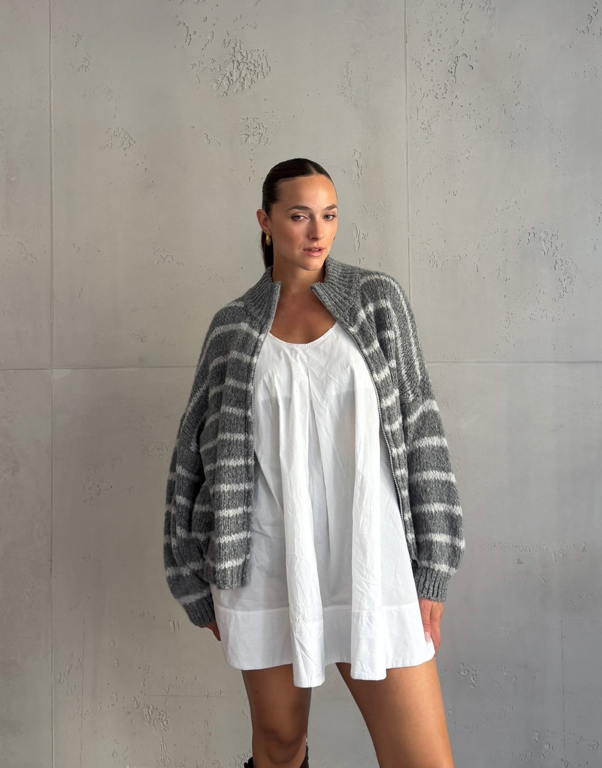 Lange Strickjacke mit Stehkragen und Zip