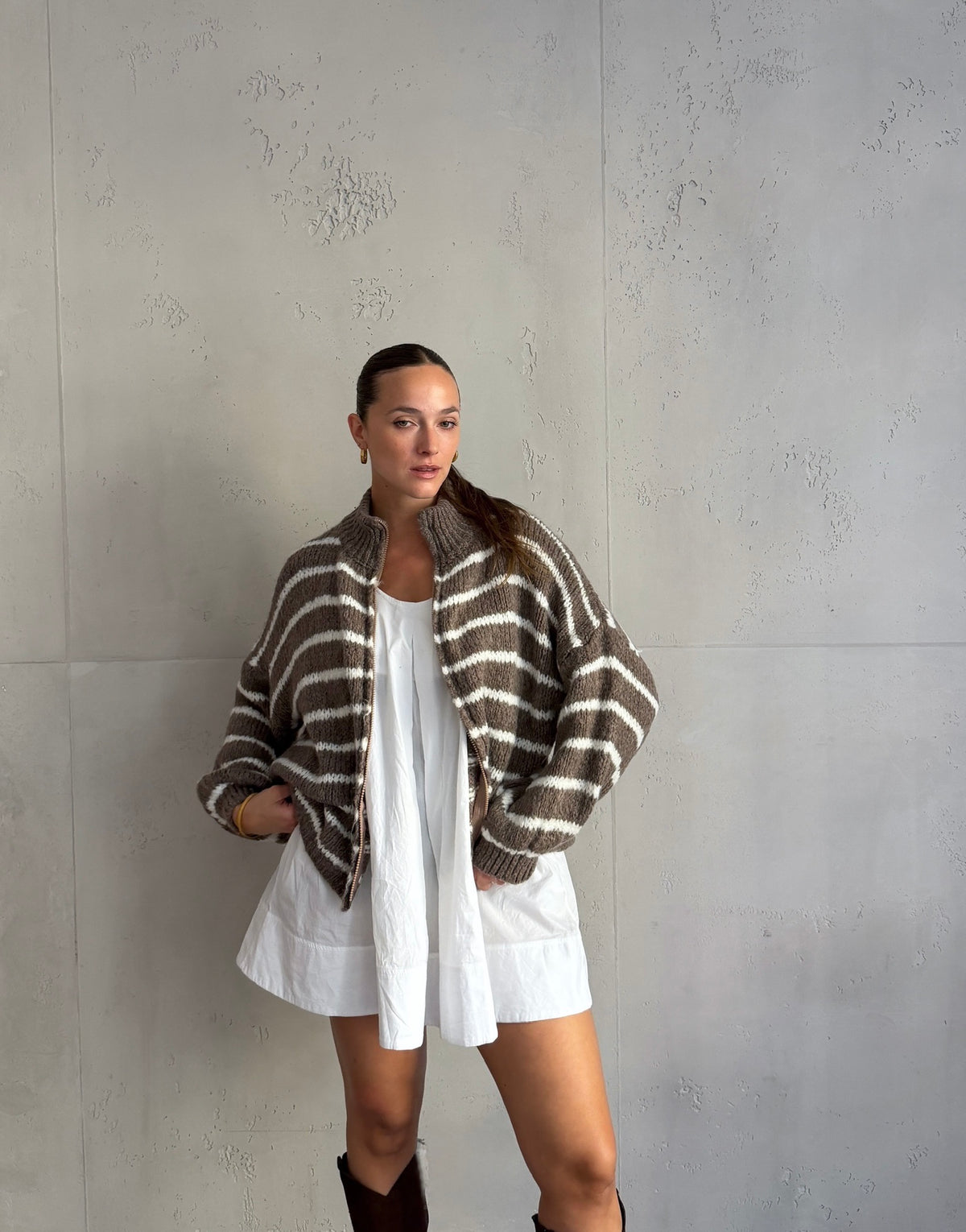 Lange Strickjacke mit Stehkragen und Zip