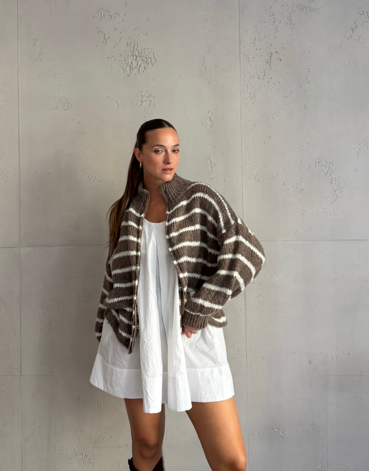 Lange Strickjacke mit Stehkragen und Zip