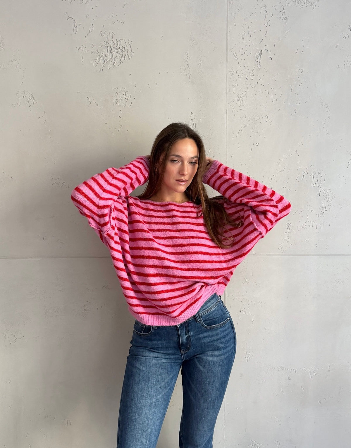 Gestreifter Pullover mit Außennaht