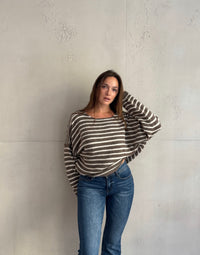 Gestreifter Pullover mit Außennaht