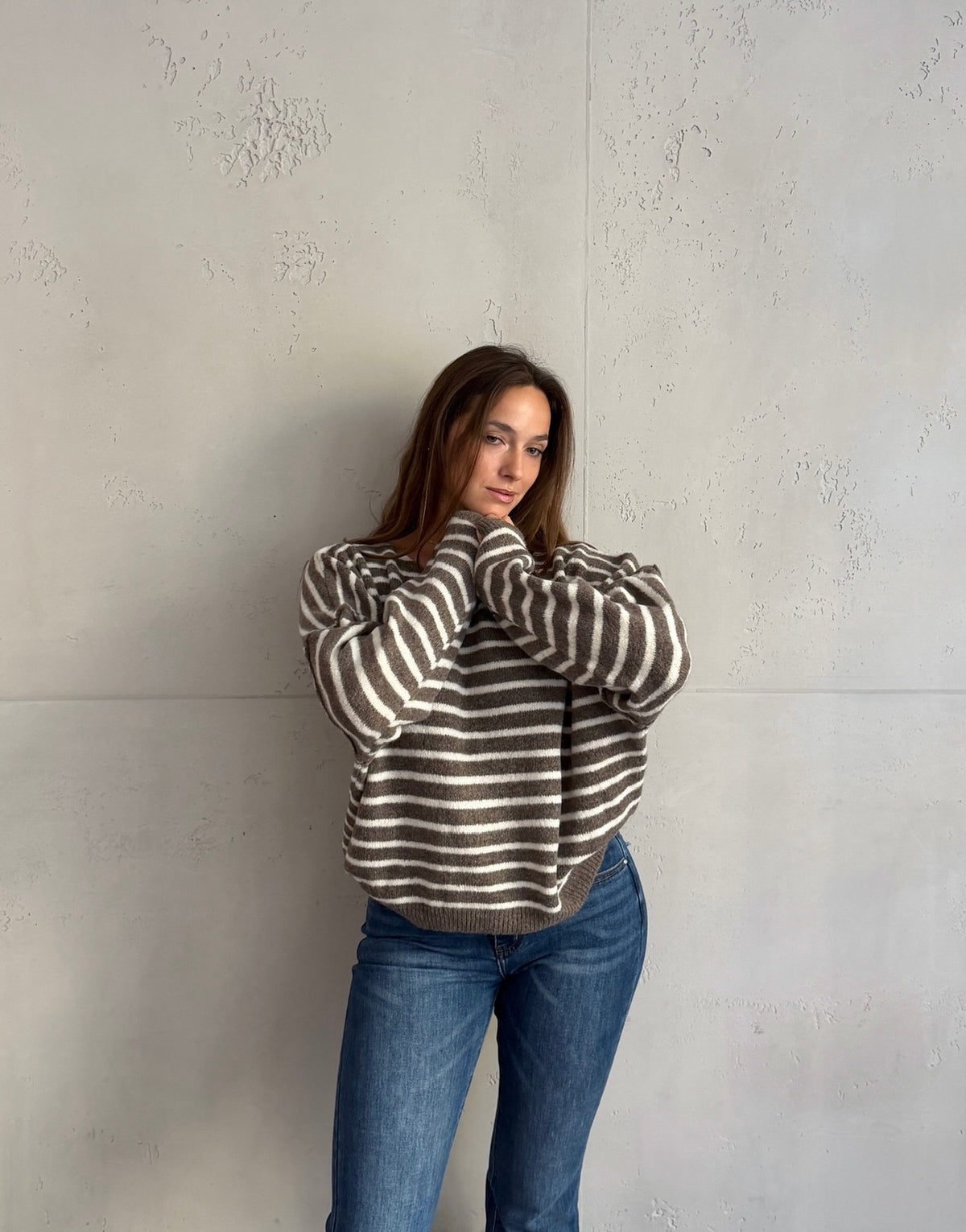 Gestreifter Pullover mit Außennaht