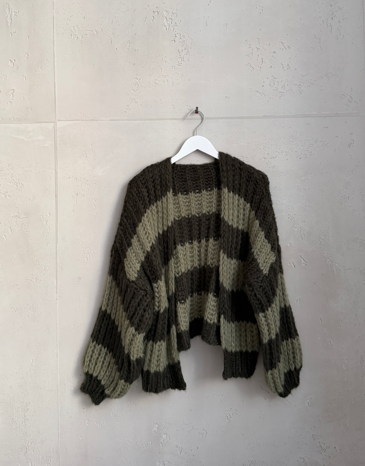 Grobgestrickter Cardigan mit Streifen