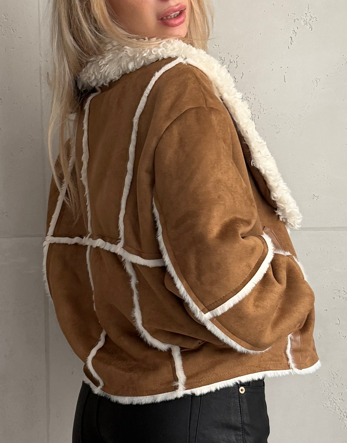 Jacke im Lammfell-Look mit Doppelreiher