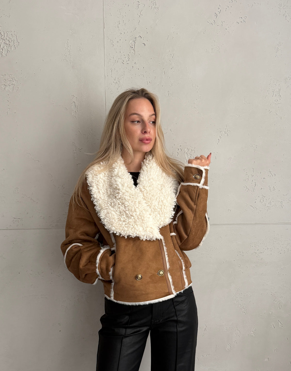 Jacke im Lammfell-Look mit Doppelreiher