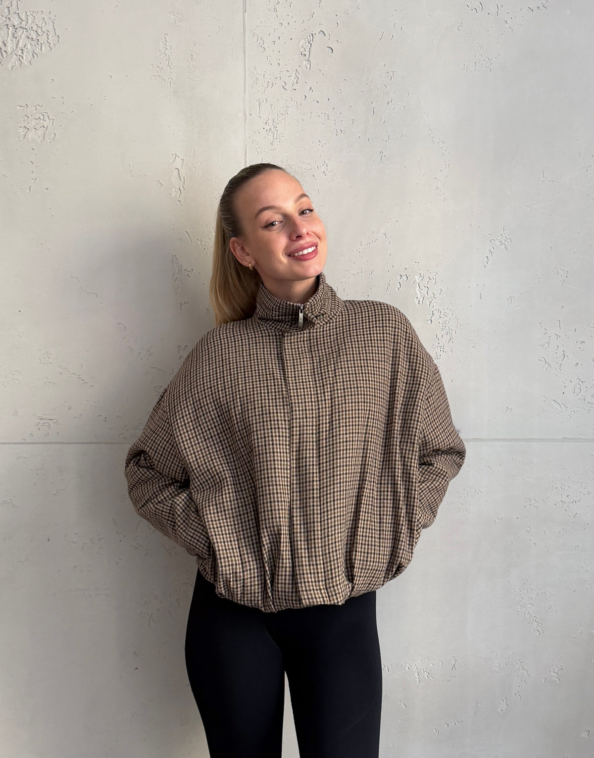 Karierte Bomberjacke