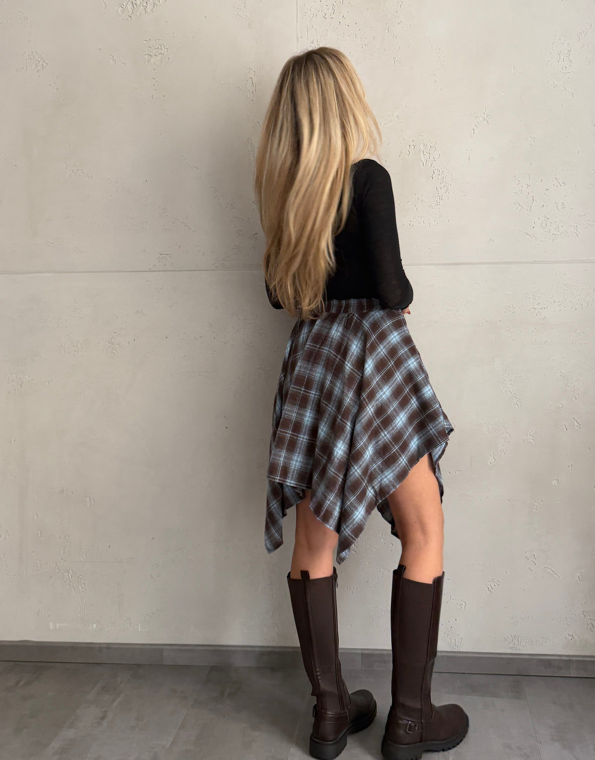 Karierter Skort mit asymmetrischem Saum